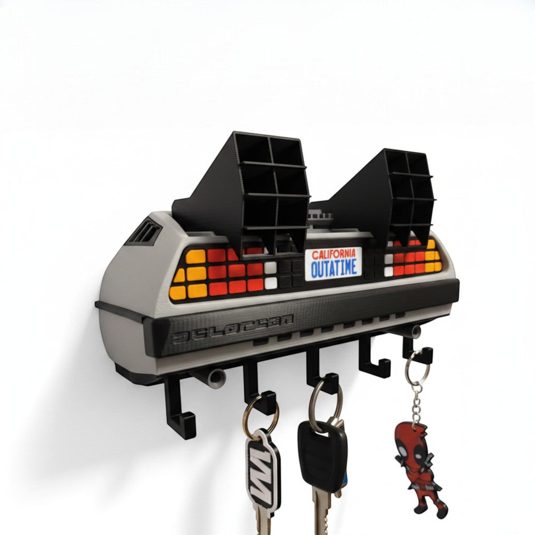 Geleceğe Dönüş temalı Delorean figürlü 3D baskı anahtarlık askısı