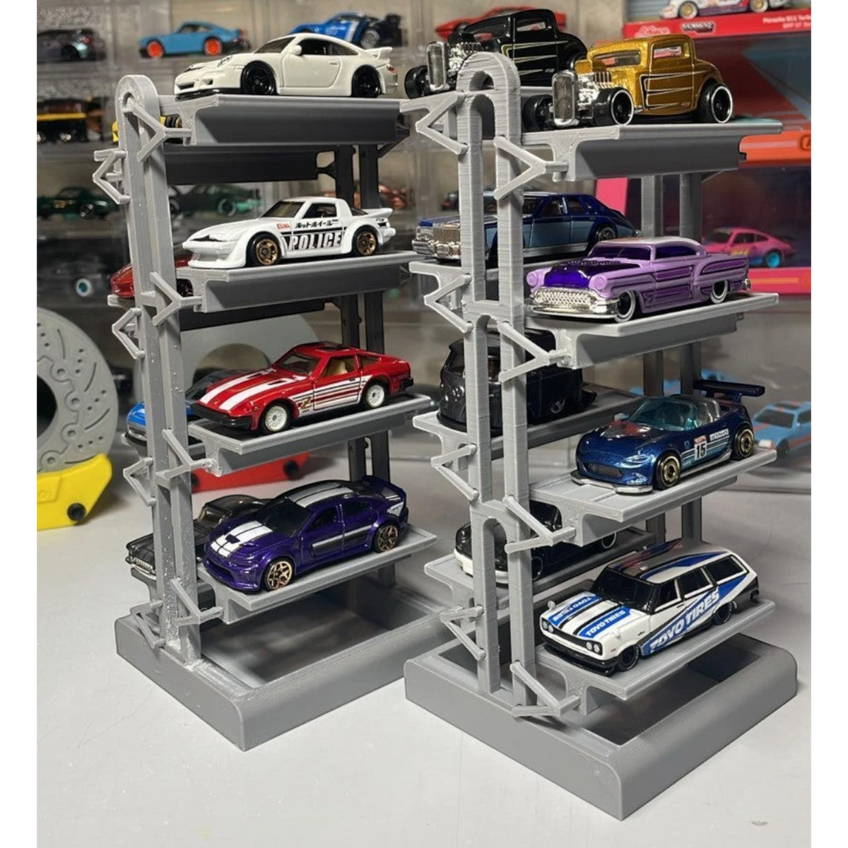 Magicland 3D asansör tasarımlı, 8 araç kapasiteli model araba standı, gri renkte, 3D baskı.