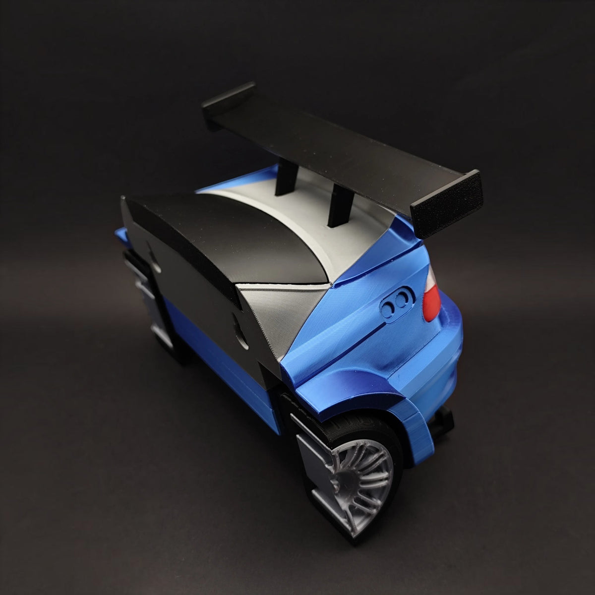 Magicland 3D mavi gri BMW M3 GTR yarış otomobili tasarımlı 3D baskı duvar tipi anahtarlık askısı