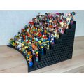 Magicland 3D büyük Lego figür standı, 117 figür kapasiteli, siyah plastik, merdiven şeklinde, koleksiyonluk figürler için ideal.