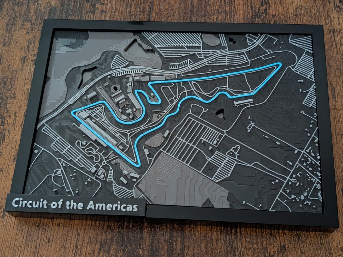 Magicland 3D, Circuit of the Americas 3D kabartma haritası, mavi yarış çizgisi ve detaylı arazi yapısı