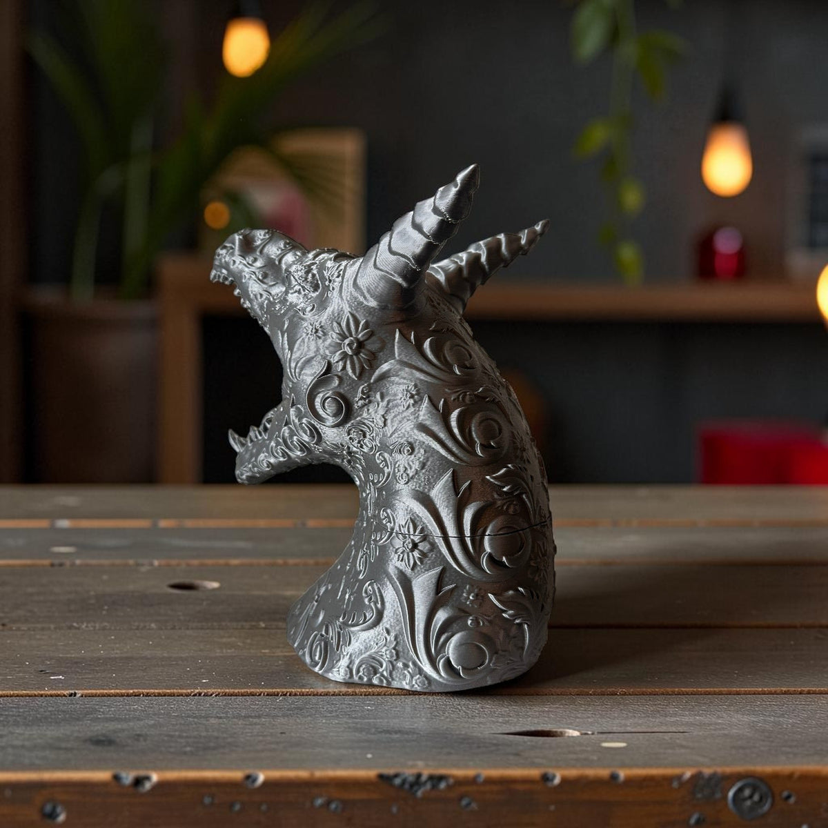 Magicland 3D ejderha tasarımlı gri kulaklık ve kol standı, detaylı kabartmalı desenlere sahip.
