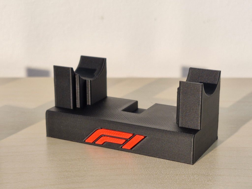 Magicland 3D Siyah F1 Lego Speed Champions dikey standı, kırmızı F1 logosu ile.