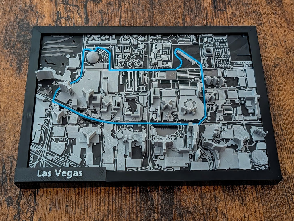 Magicland 3D F1 Las Vegas pisti üzerinde 3 boyutlu kabartmalı harita, mavi yarış çizgisi detayı