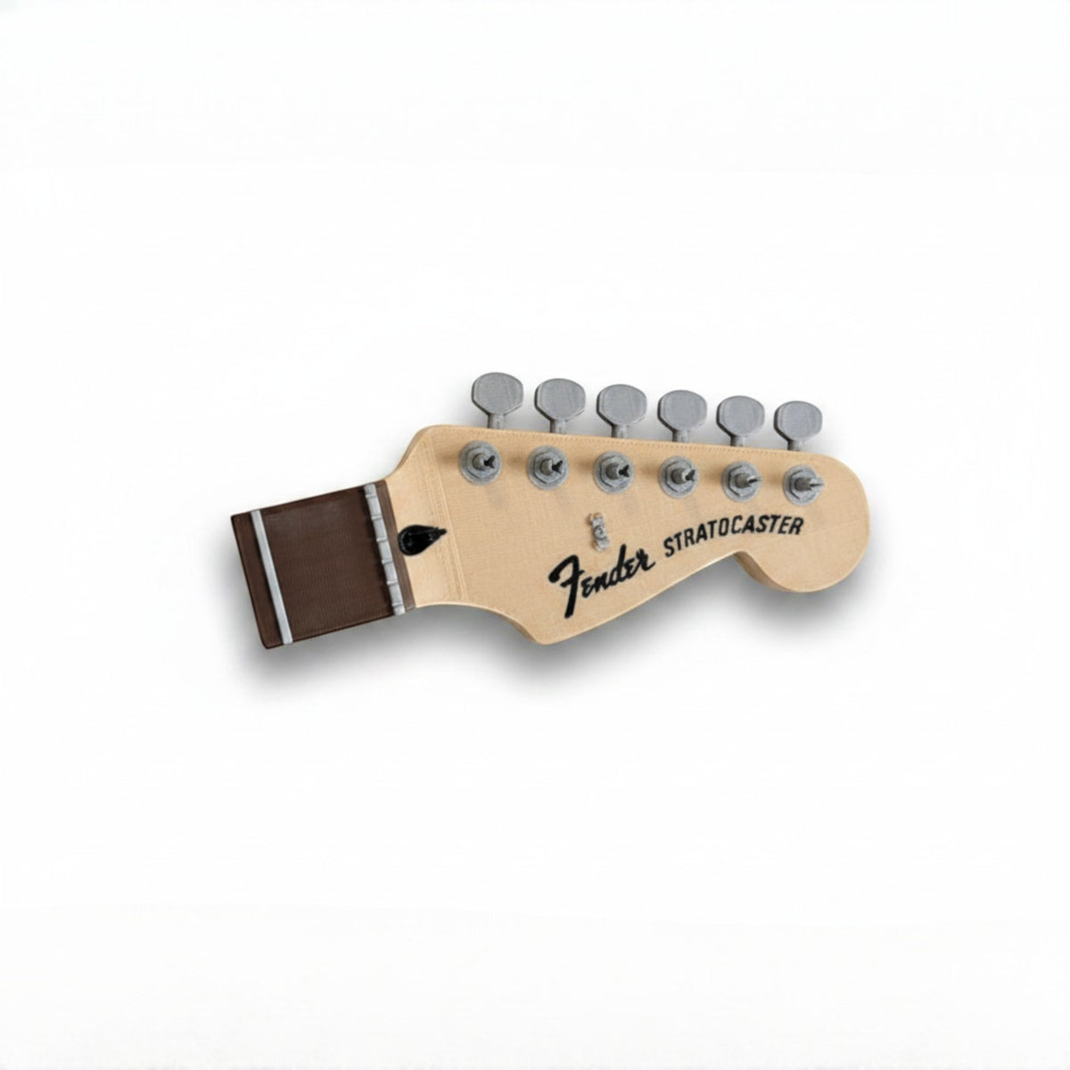 Magicland 3D gitar tasarımlı anahtarlık askısı, Fender Stratocaster gitar sapı şeklinde, ahşap görünümlü, 6 gümüş akort burgusu detayı.