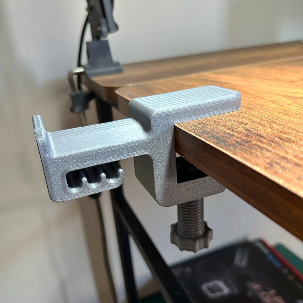Magicland 3D masa kenarı kulaklık standı, gri 3D baskı PLA malzemeden, kulaklıkları asmak için pratik çözüm.