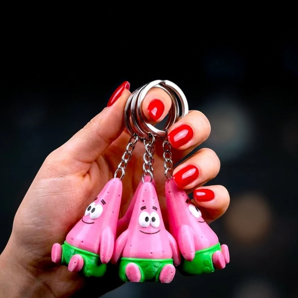 Magicland 3D pembe ve yeşil renkli, metal halkalı Patrick Star figürlü 3D baskı anahtarlık seti