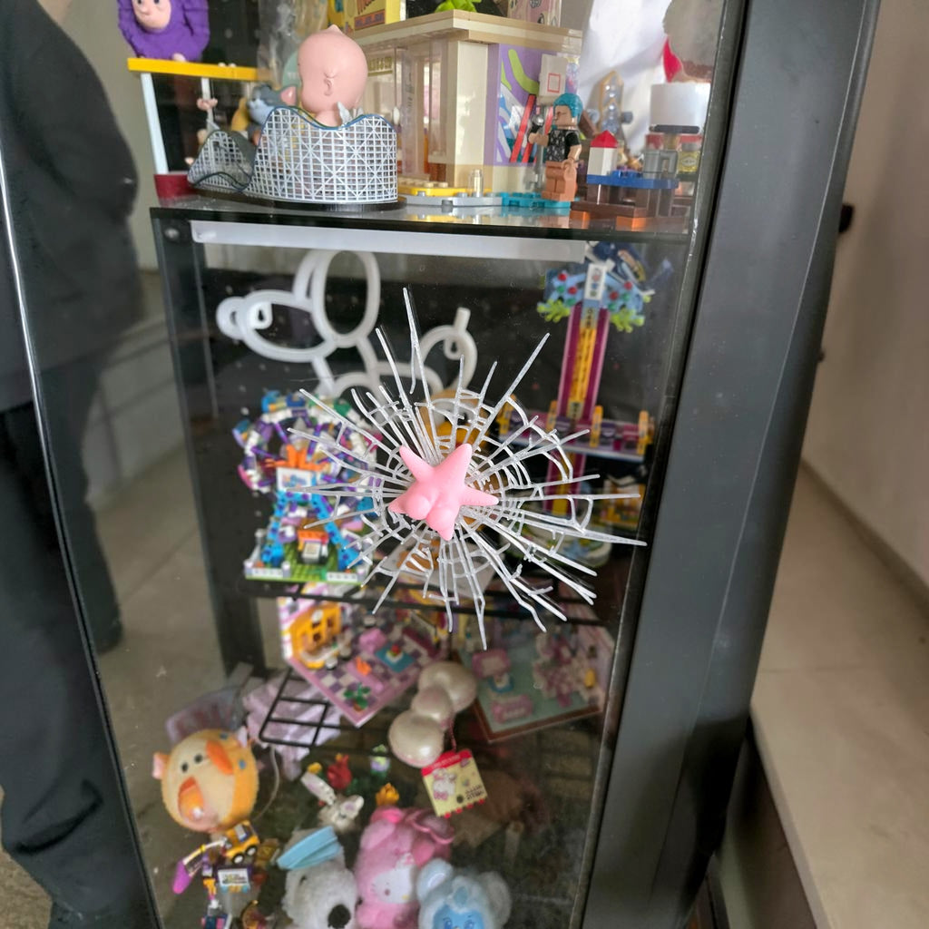 Magicland 3D cam yüzeyde gerçekçi çatlak efekti yaratan pembe Patrick figürü dekoratif süs