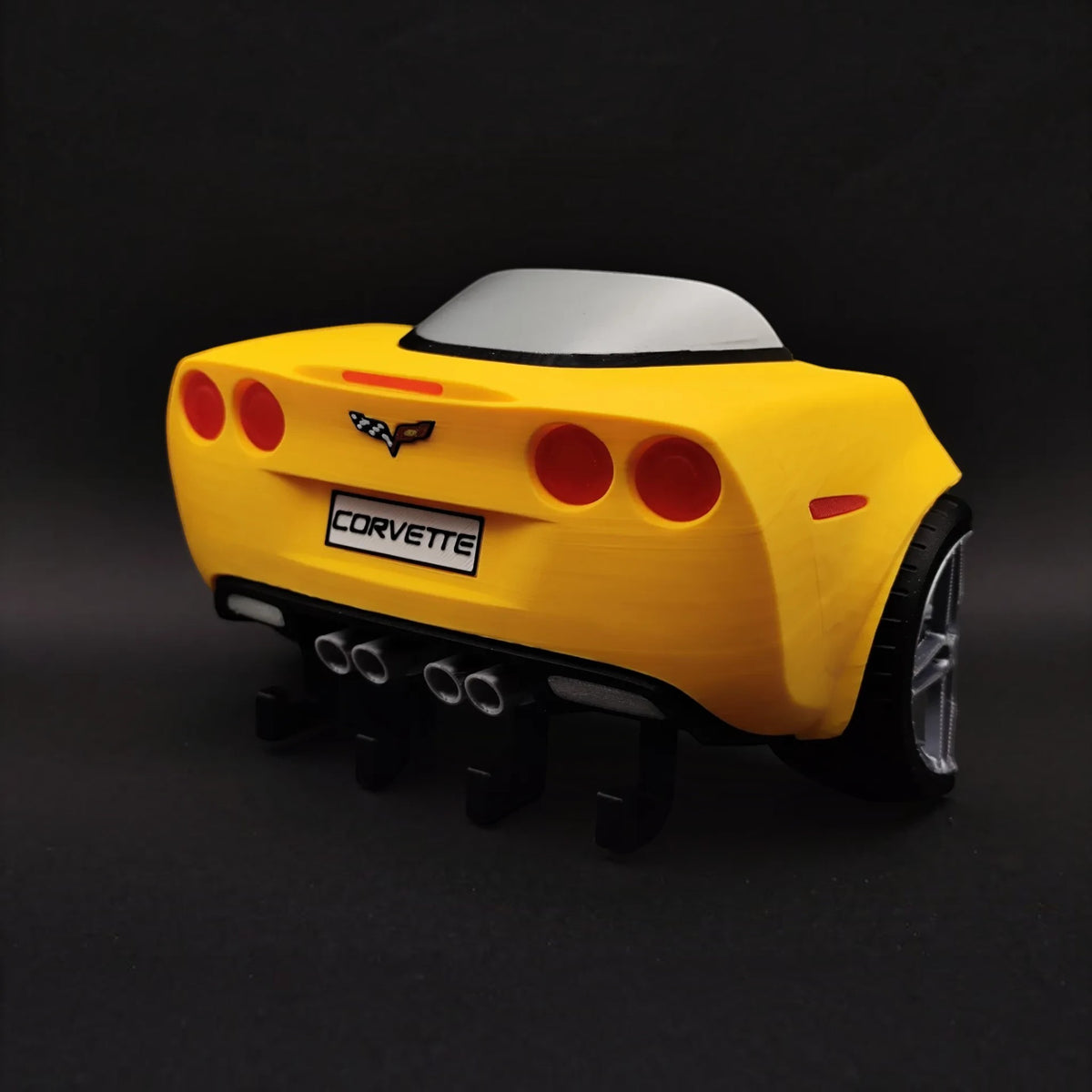 Magicland 3D sarı Corvette C6 tasarımlı, dört egzozlu ve beş kancalı duvara monte edilebilir 3D baskı anahtar askısı