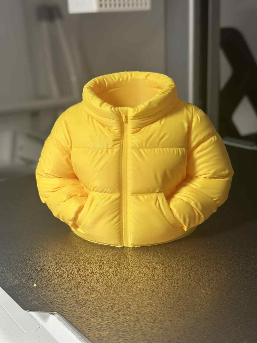 Magicland 3D sarı şişme ceket şeklinde kalemlik, fermuarlı ve cepli
