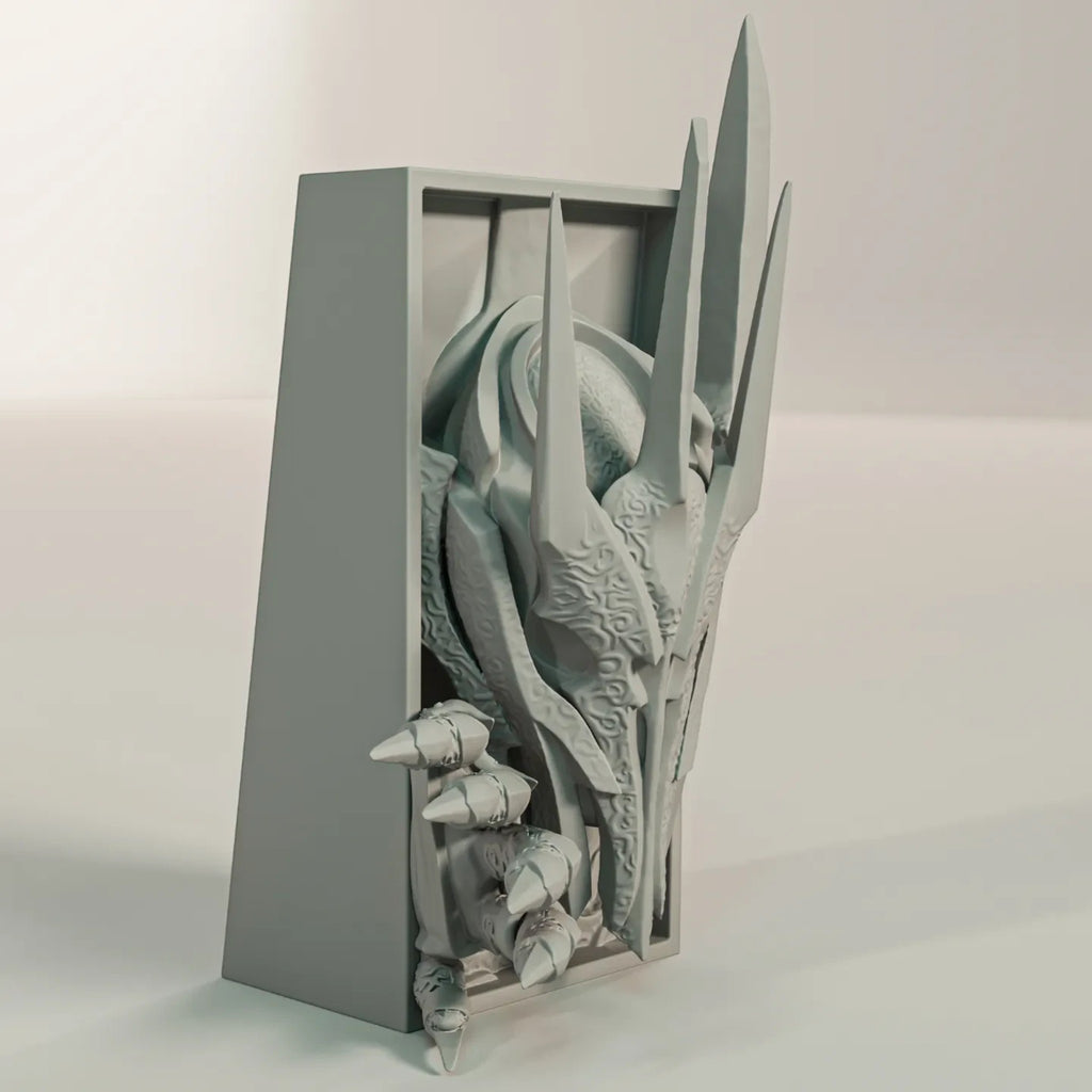 Magicland 3D Sauron temalı, miğfer ve yüzüklü pençe detaylı gri PLA malzemeden üretilmiş dekoratif kitap tutucu