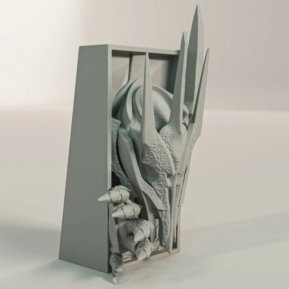 Magicland 3D Sauron temalı, miğfer ve yüzüklü pençe detaylı gri PLA malzemeden üretilmiş dekoratif kitap tutucu