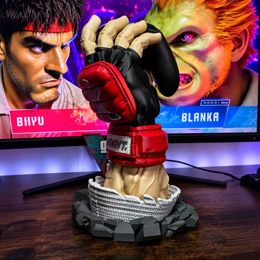 Magicland 3D Street Fighter temalı, siyah eldivenli ve kırmızı bandajlı yumruk şeklinde çok renkli oyun kolu standı