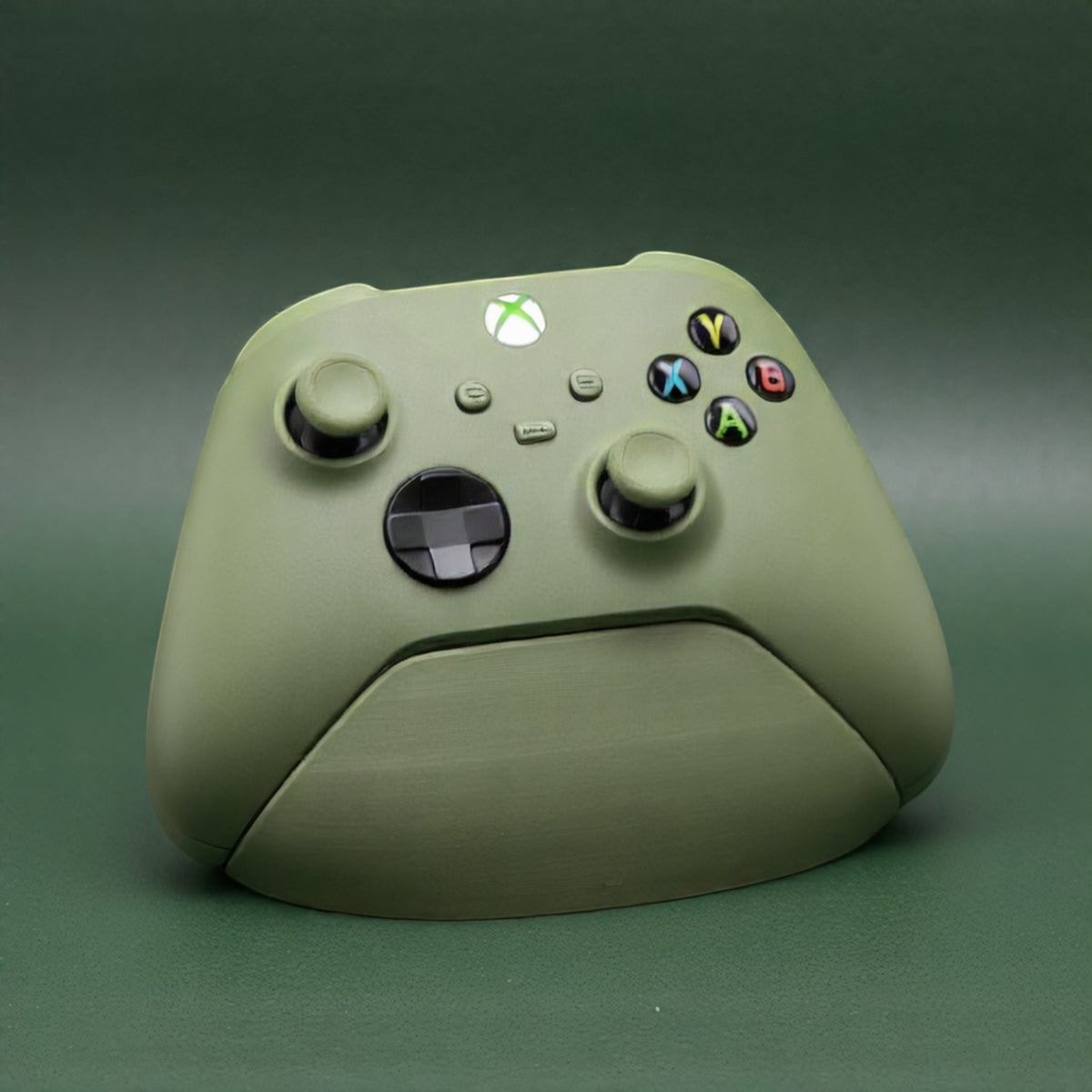 Magicland 3D klasik yeşil Xbox kontrolcü standı, sade ve fonksiyonel.