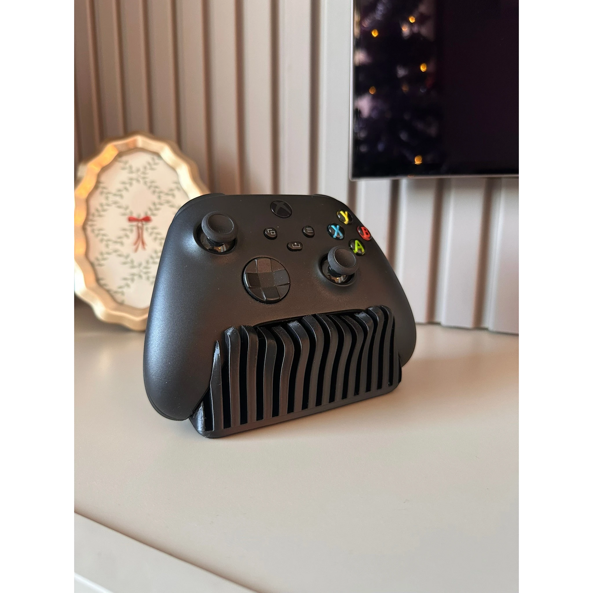 Magicland 3D modern tasarımlı siyah Xbox oyun kumandası standı